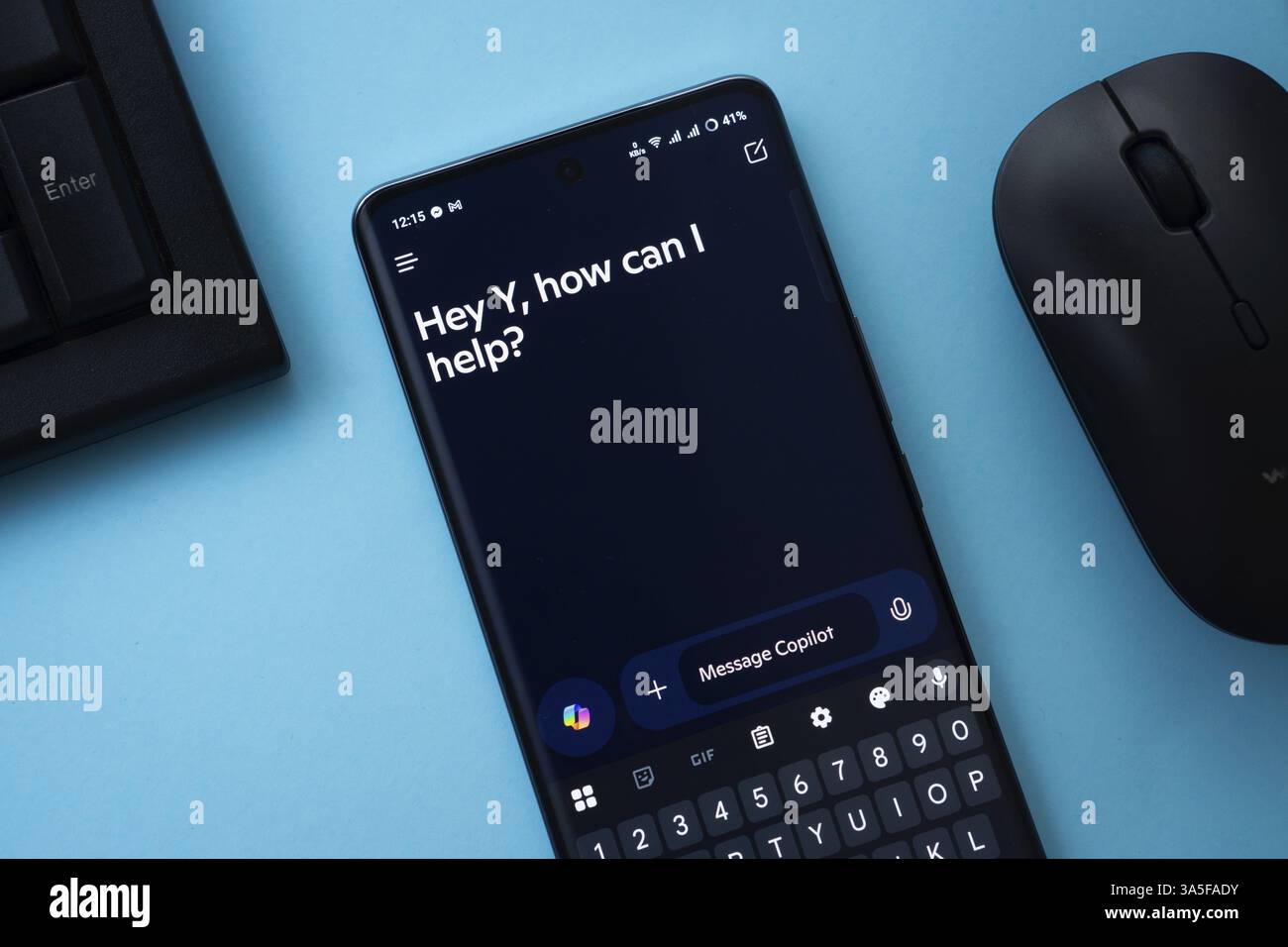 Das Logo des Microsoft Copiloten wird auf einem Smartphone-Bildschirm angezeigt Stockfoto