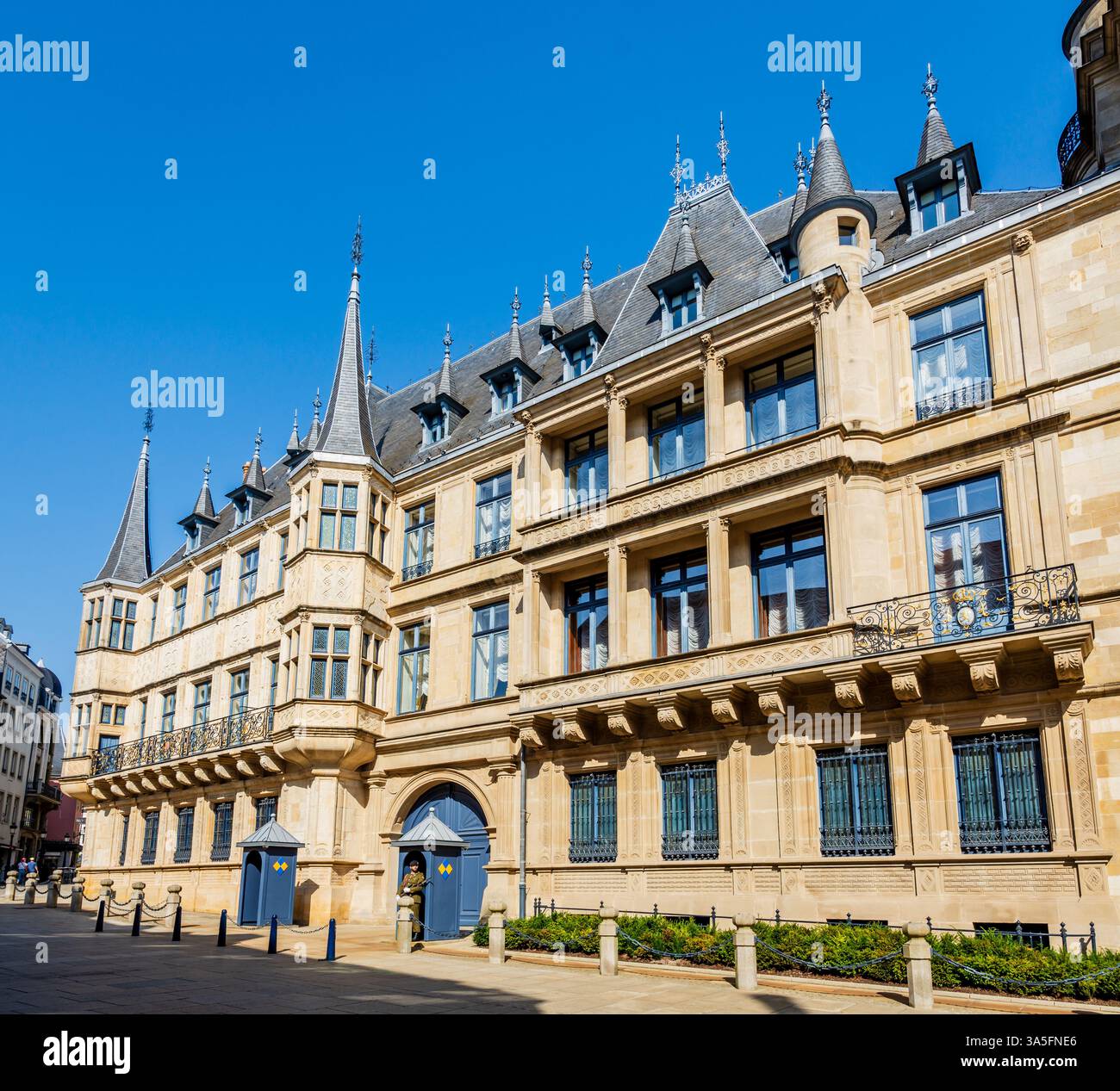 Renaissancefassade des Großherzoglichen Palastes in Luxemburg-Stadt, die offizielle Residenz des Großherzogs von Luxemburg und ehemaliges Rathaus. Stockfoto