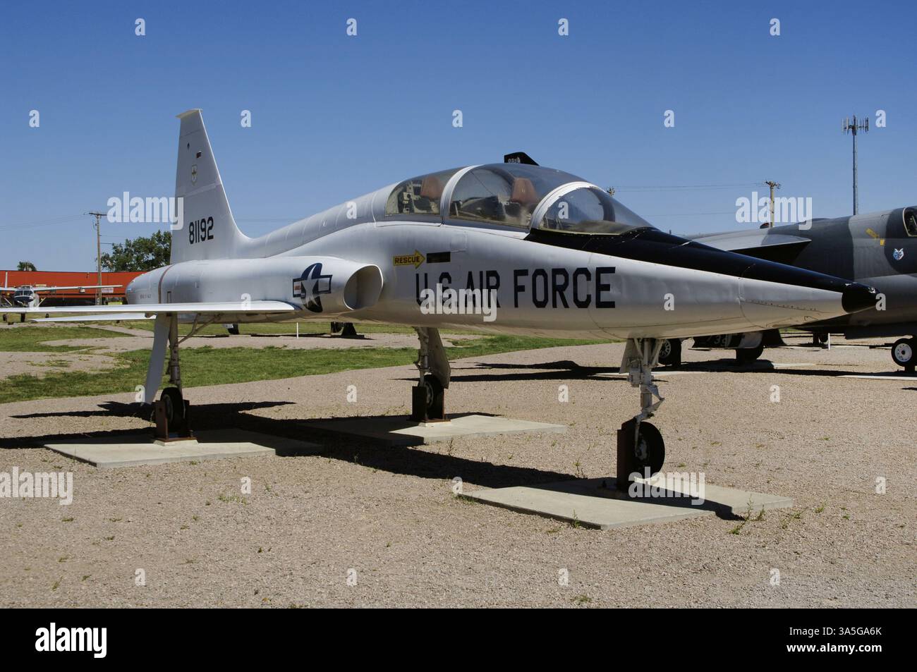 Northrop T-38 Talon. Zweisitziger, zweisitziger Überschall-Jet-Trainer des amerikanischen Flugzeugherstellers Northrop Corporation. Sie wurde am 17. März 1961 in den Dienst der USAF eingeführt. South Dakota Air and Space Museum. Box Elder, South Dakota, Usa. Stockfoto