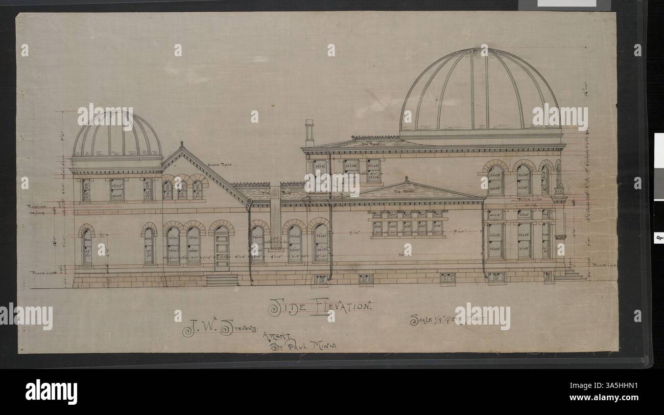 Dieses architektonische Design zeigt die Seitenhöhe des Goodsell Observatory am Carleton College. Die Skala der Zeichnung beträgt 1/4 Zoll pro Fuß, was einen detaillierten Einblick in die Konstruktion des Observatoriums gibt. Stockfoto