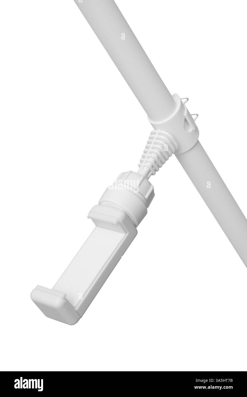 Eine Nahaufnahme einer weißen Kunststoffklemme mit Federmechanismus, die auf einer zylindrischen Stange montiert ist und die Langlebigkeit, Funktionalität und praktisches Design unterstreicht Stockfoto