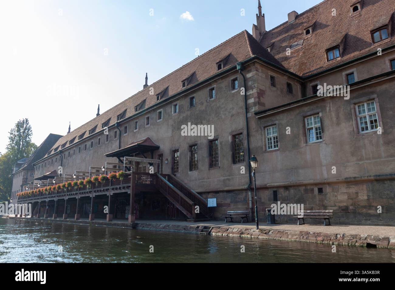 STRASSBURG, FRANKREICH - 19. SEPTEMBER 2024: Ancienne Douane (altes Zollhaus) in Straßburg, Frankreich, zeigt seine historische Architektur Stockfoto