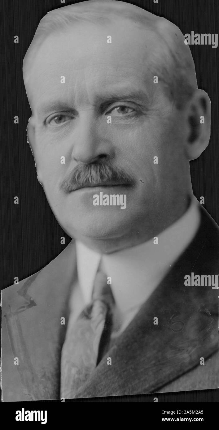 Harold Johnson war Schatzmeister für das Minneapolis Builders Exchange Building, eine Organisation, die Bauprofis im Raum Minneapolis unterstützt. Stockfoto