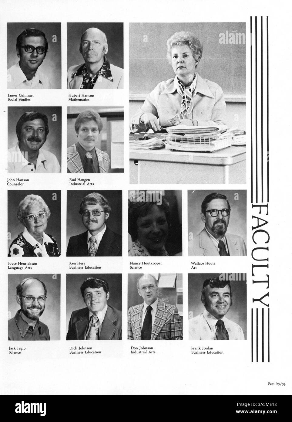 Das Aurean Yearbook 1977 der Richfield High School zeigt die akademischen, sportlichen und außerschulischen Höhepunkte des Schuljahres 1976-1977. Stockfoto