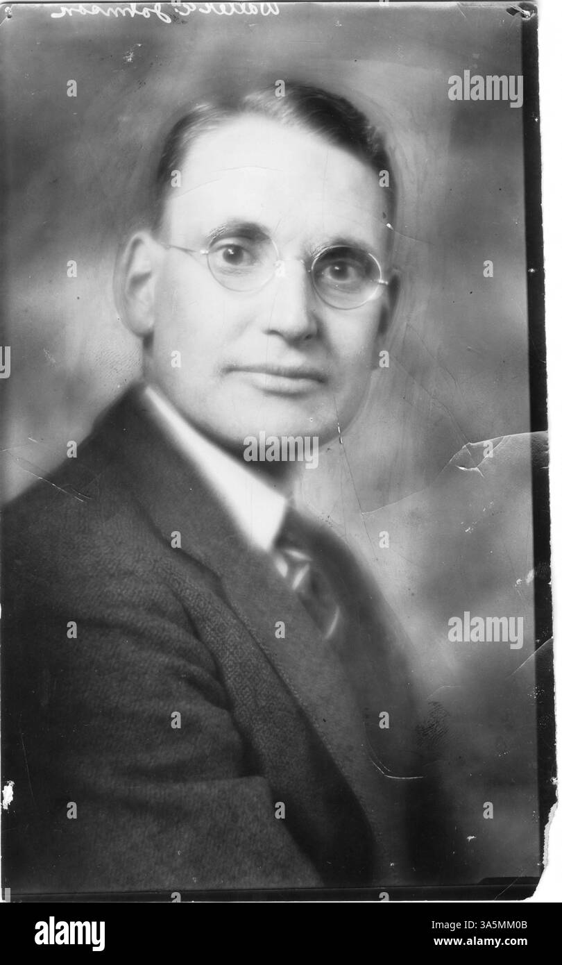 Walter E. Johnson war Vorsitzender der Community Fund Visiting Week, wie von der Hennepin County Library dokumentiert. Stockfoto