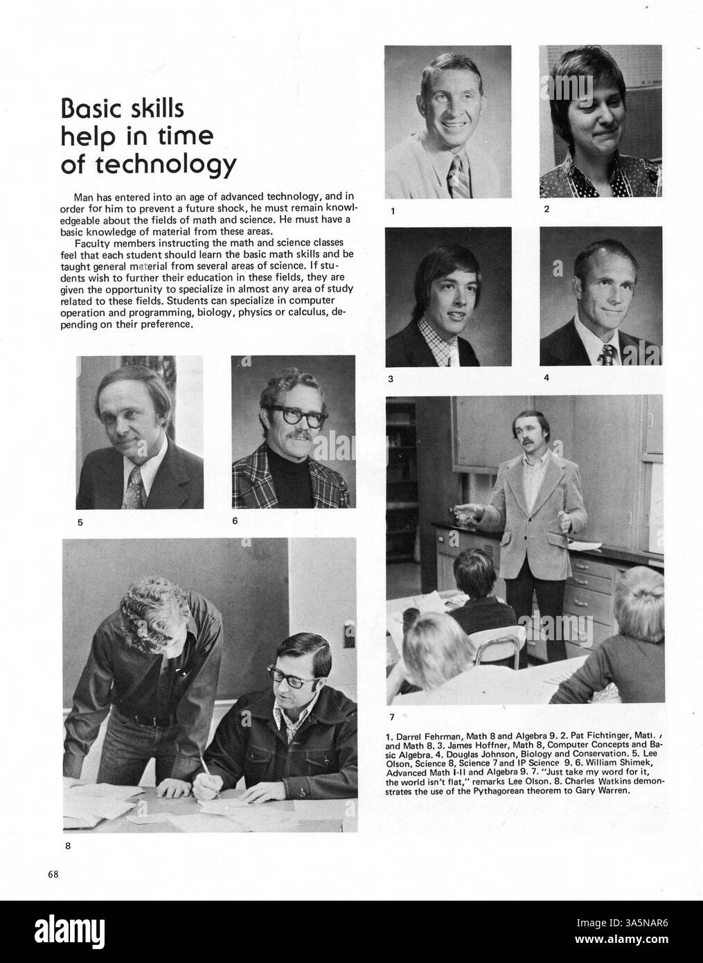 Das Jahrbuch „Centaurion“ 1975 der Brooklyn Center High School erfasst ein breites Spektrum des Schullebens, darunter Leichtathletik, Vereine, Leistungen der Schüler und Beiträge der Lehrkräfte während des akademischen Jahres 1974-1975. Stockfoto