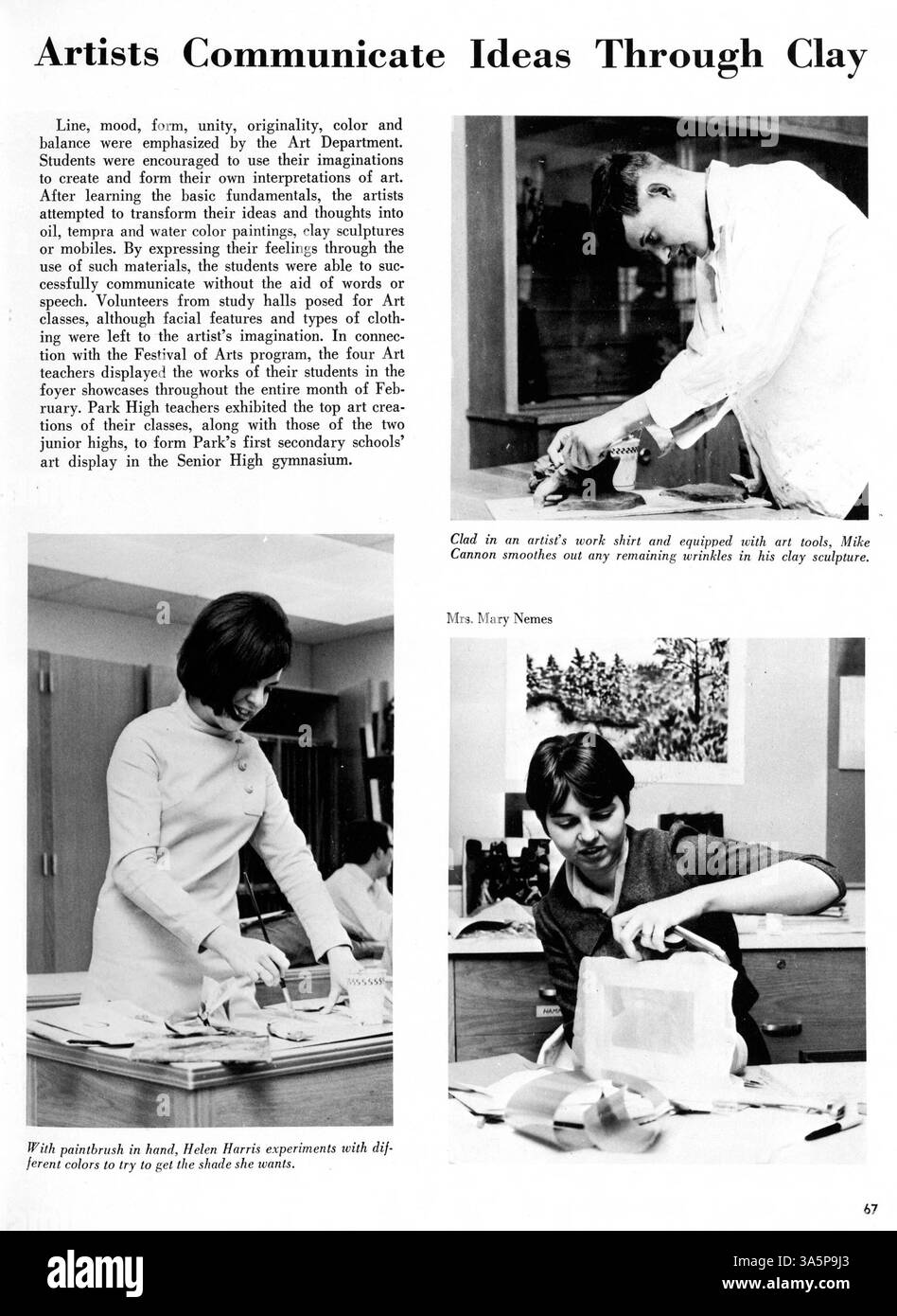 Das Jahrbuch „Echowan“ 1968 der St. Louis Park High School dokumentiert die Erfahrungen von Schülern, Lehrern, Leichtathletik, Clubs und bedeutenden Schulveranstaltungen im Schuljahr 1967-1968. Stockfoto