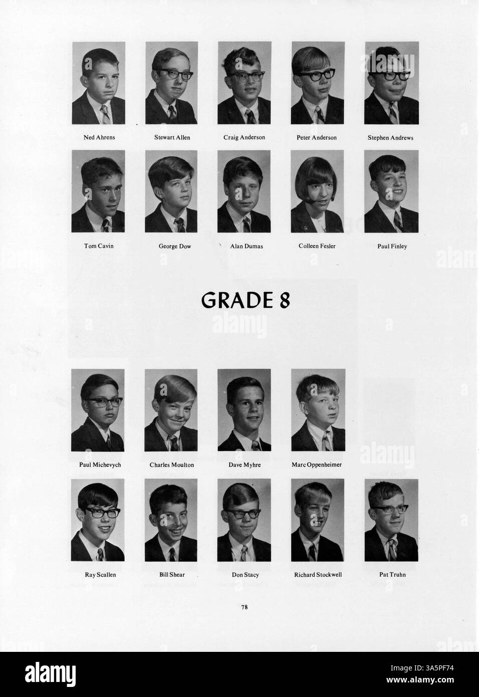 Diese Ausgabe des Mustang Jahrbuchs 1968 beleuchtet die akademischen und außerschulischen Leistungen der Breck School Schüler, darunter Leichtathletik, Vereine und Lehrkräfte. Stockfoto