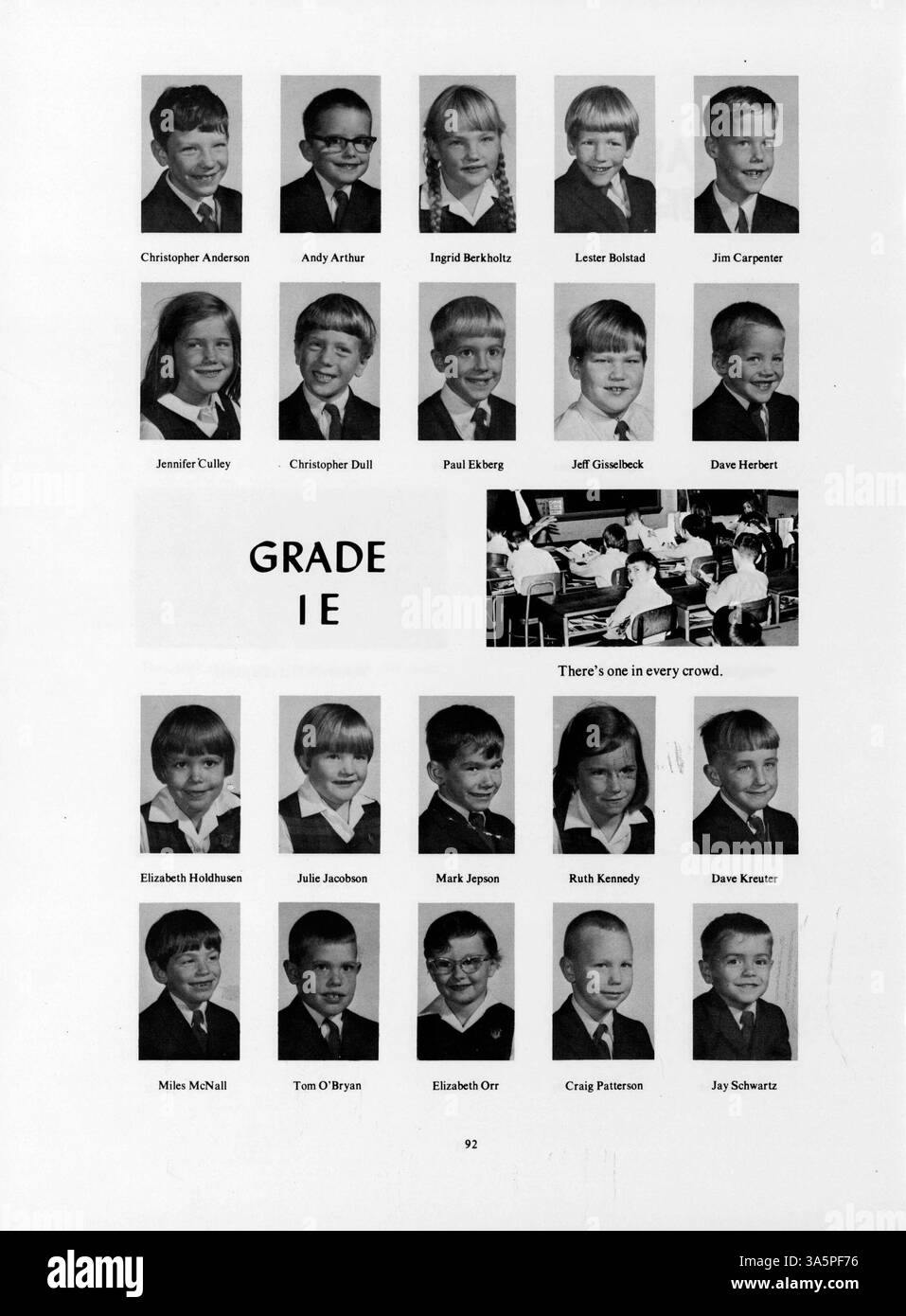 Das Mustang Yearbook 1968 zeigt das akademische Jahr der Breck School, darunter Vereine, Leichtathletik, Schülerbeteiligung und Schulveranstaltungen von 1967 bis 1968. Stockfoto