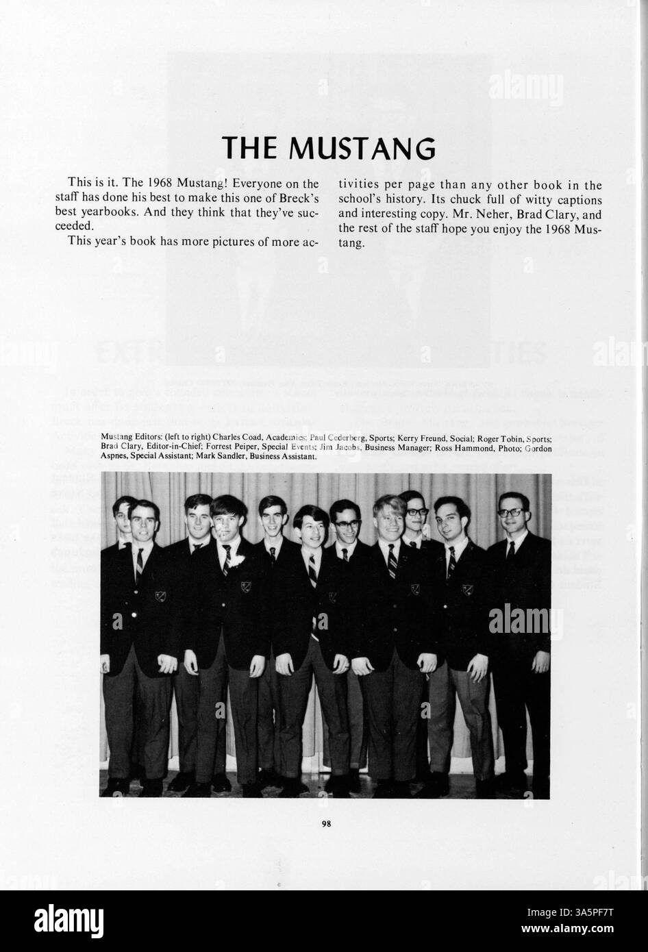 Das Mustang Jahrbuch 1968 zeigt die Schüler, Lehrkräfte, Vereine, Leichtathletik und Veranstaltungen, die das akademische Jahr 1967-1968 der Breck School prägten. Stockfoto
