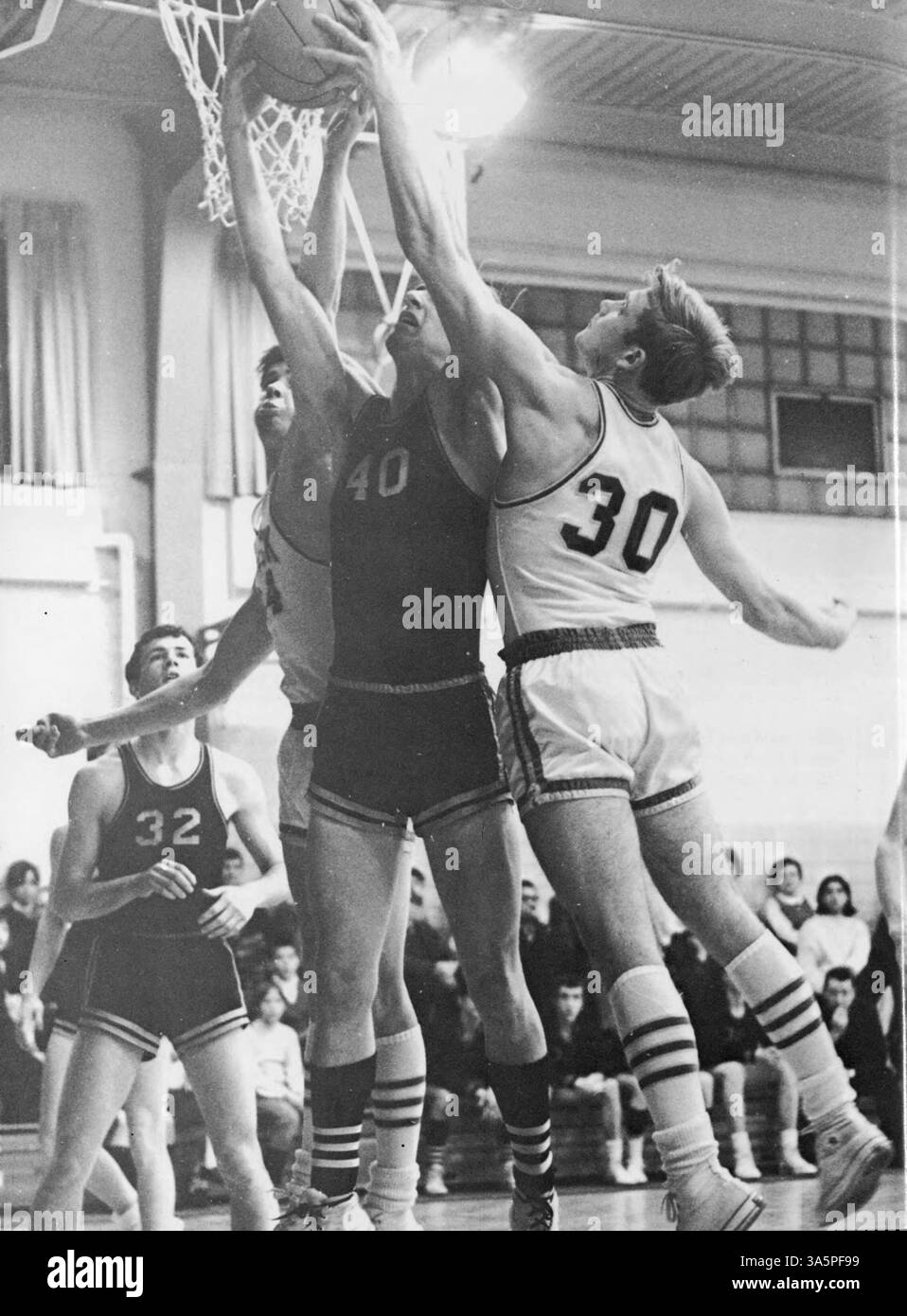 Das Mustang Jahrbuch 1968 dokumentiert die Breck School Community, darunter Studenten, Dozenten, Vereine, Leichtathletik, und Großveranstaltungen des Schuljahres 1967-1968. Stockfoto