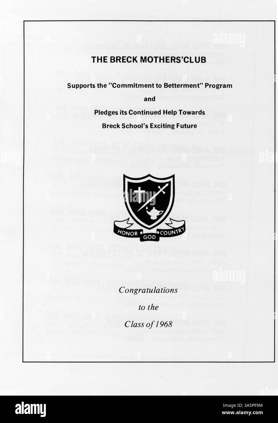 Dieses Mustang Jahrbuch 1968 fasst die akademischen, sportlichen und außerschulischen Höhepunkte der Breck School zusammen und zeigt die Leistungen der Schüler und Lehrkräfte aus dem Schuljahr 1967-1968. Stockfoto