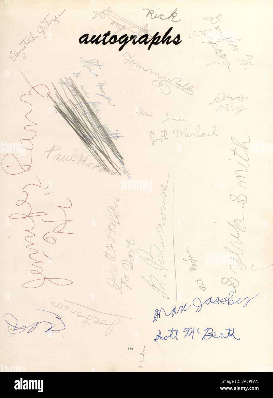 Das Mustang Jahrbuch 1968 der Breck School spiegelt die Höhepunkte der Schüleraktivitäten, der Leichtathletik und der akademischen Leistungen des Schuljahres 1967-1968 wider. Stockfoto