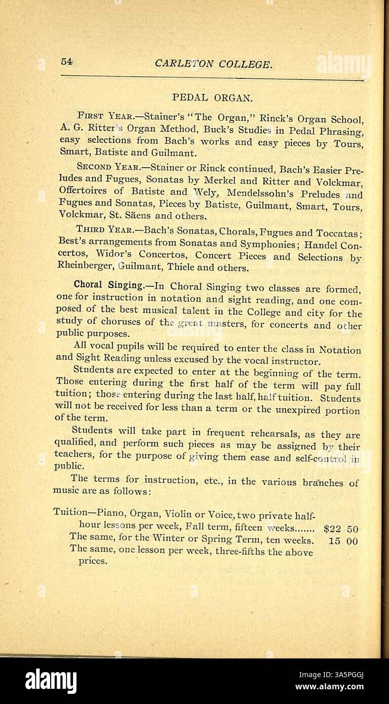 Der Katalog des Carleton College für 1892-1893 listet Studiengänge, Mitglieder der Fakultät und Studenten auf und bietet eine Momentaufnahme der akademischen Struktur und Geschichte des Colleges. Stockfoto Der Katalog des Carleton College für 1892-1893 listet Studiengänge, Mitglieder der Fakultät und Studenten auf und bietet eine Momentaufnahme der akademischen Struktur und Geschichte des Colleges. Stockfoto