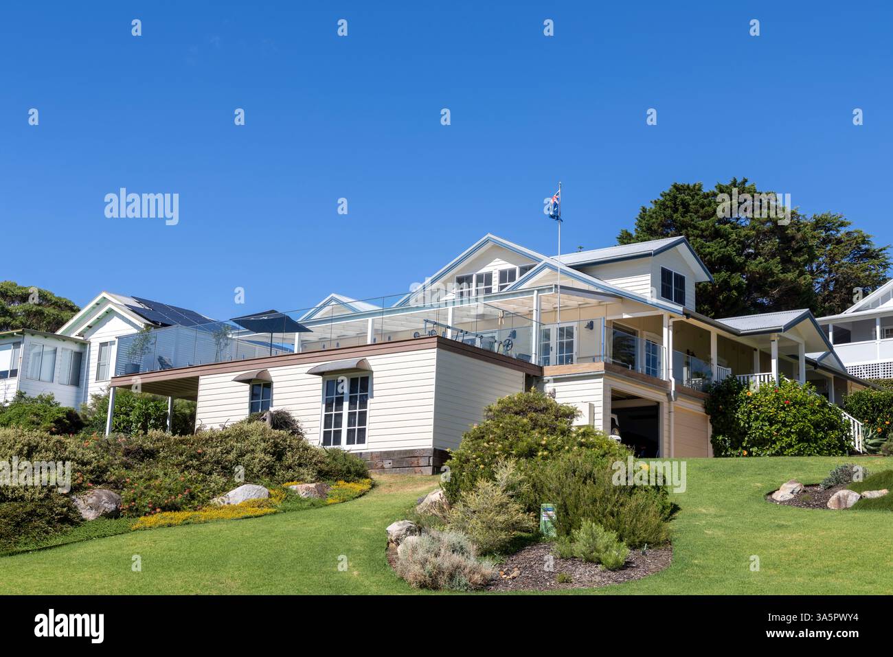 Narooma, Küstenstadt an der Südküste von New South Wales, ist ein beliebtes Urlaubsziel, Häuser und Wohnhäuser in der australischen Stadt Stockfoto