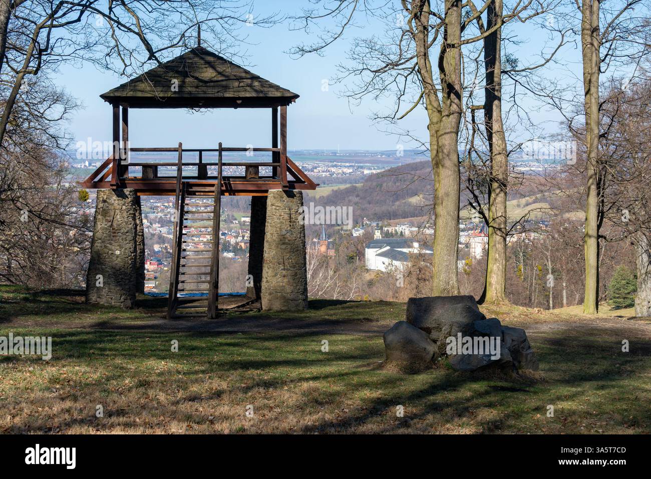 Bezrucova Prospect, malerischer Ort und Aussichtsturm in Hradec nad Moravici, Opava District, Tschechische Republik Stockfoto
