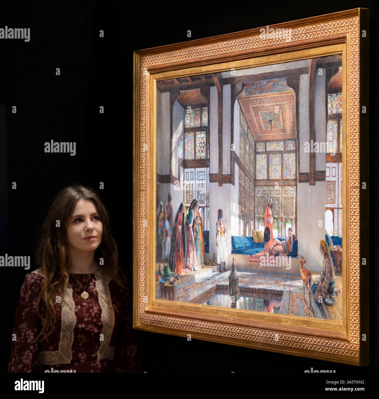 Bonhams, London, Großbritannien. März 2025. Der Verkauf von Kunst des 19. Jahrhunderts und des britischen Impressionismus findet am 26. März statt. Zu den Höhepunkten zählen: John Frederick Lewis, RA, KRIEGSGEFANGENE (British 1804–1876), Ein Empfang in den Harem. Geschätzte £ 650.000-850.000. Ein wiederentdecktes Meisterwerk in Aquarellen, das seit über 60 Jahren in der Öffentlichkeit nicht zu sehen ist, führt den Verkauf an. Quelle: Malcolm Park/Alamy Live News Stockfoto