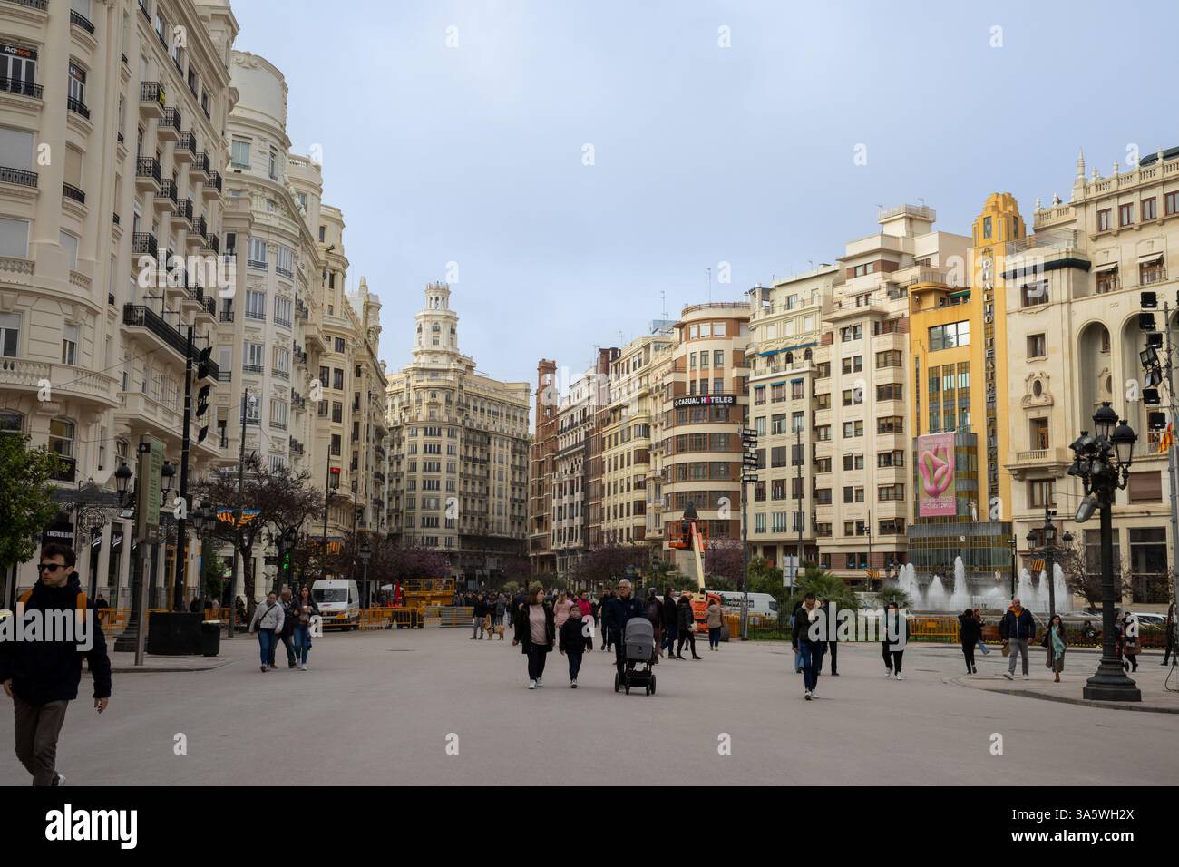 Historisches Bürgerhaus, Regierungsgebäude von Valencia, Wahrzeichen der Plaza del Ayuntamiento, städtische Architektur Spanien, ikonisches spanisches Gebäude, europäische einrichtung Stockfoto