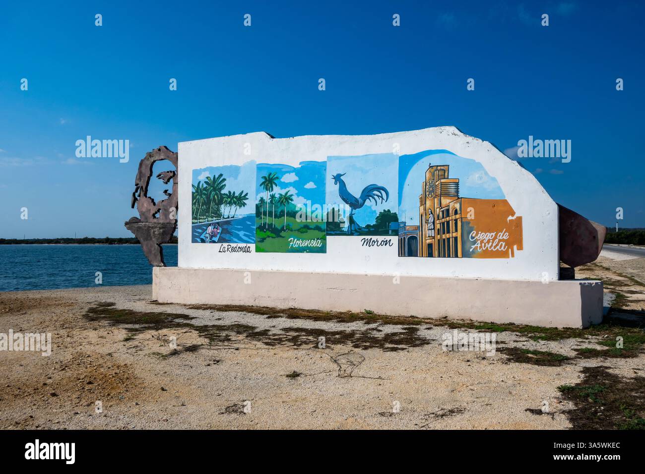 Farbenfrohes Schild, das das Touristengebiet Cayo Coco entlang der Nordküste der Insel anpricht. Kuba. Stockfoto