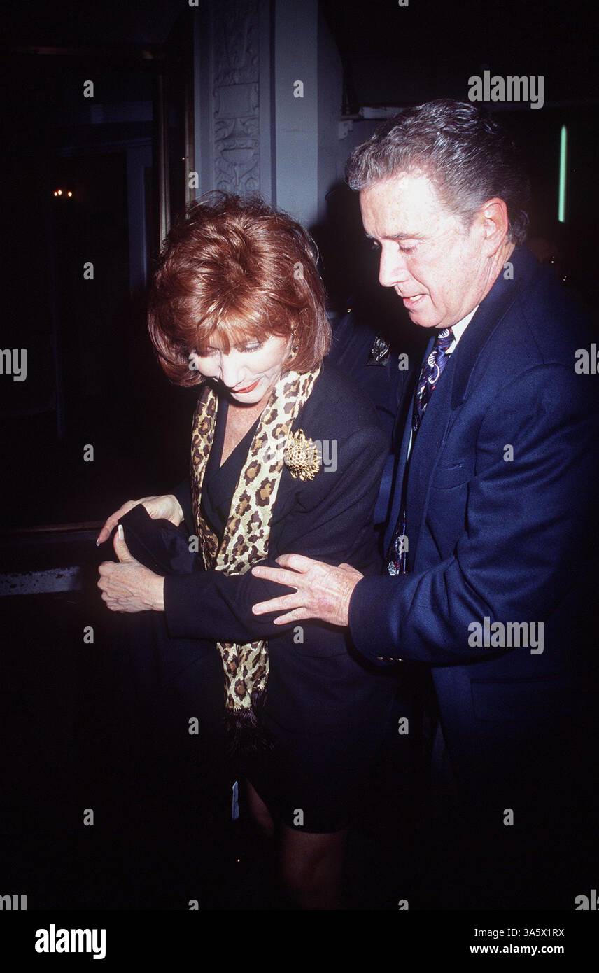 24. APRIL 1996 - K4310HMC: JACKIE MASON LOVE YOUR NEIGHBOR OPENING 24.04.96.REGIS PHILBIN AND WIFE. HENRY McGee/ 1996 (Bild: © ZUMAPRESS.com) Stockfoto