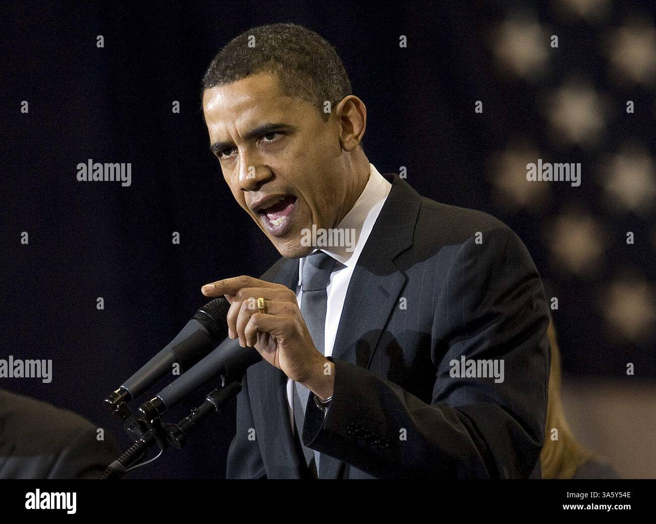 8. Februar 2007: Senator Barack Obama (D-IL) tritt am Montag, 28. Januar 2008 in Washington auf einer Kundgebung an der American University auf. Die prominente politische Familie der Demokratischen Partei unterstützte Obama am Montag als Präsident, und Senator Edward Kennedy nannte ihn einen "Mann mit außergewöhnlichen Geschenken an Führung und Charakter", einen würdigen Erben seines ermordeten Bruders. (Chuck Kennedy/MCT) (Bild: © Chuck Kennedy/MCT/ZUMAPRESS.com) Stockfoto
