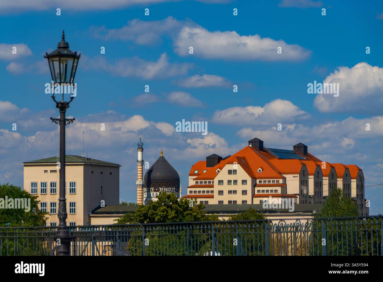 Dresden, Sachsen, Deutschland. Außenansicht des Maritim Hotels am Dresdner International Congress Center. Stockfoto