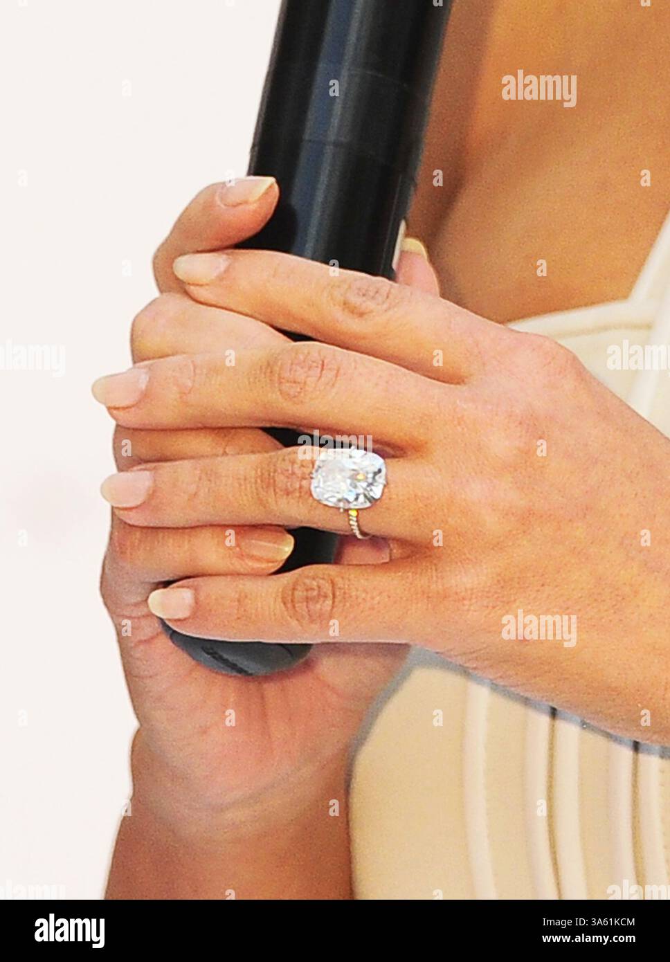 19. November 2014 – Melbourne, Victoria, Australien – Kim Kardashian bei der Markteinführung ihres neuen Parfums Fleur Fatale im Chadstone Shopping Centre in Melbourne, Australien. (Kreditbild: © Theo Karanikos/ZUMA Wire) Stockfoto