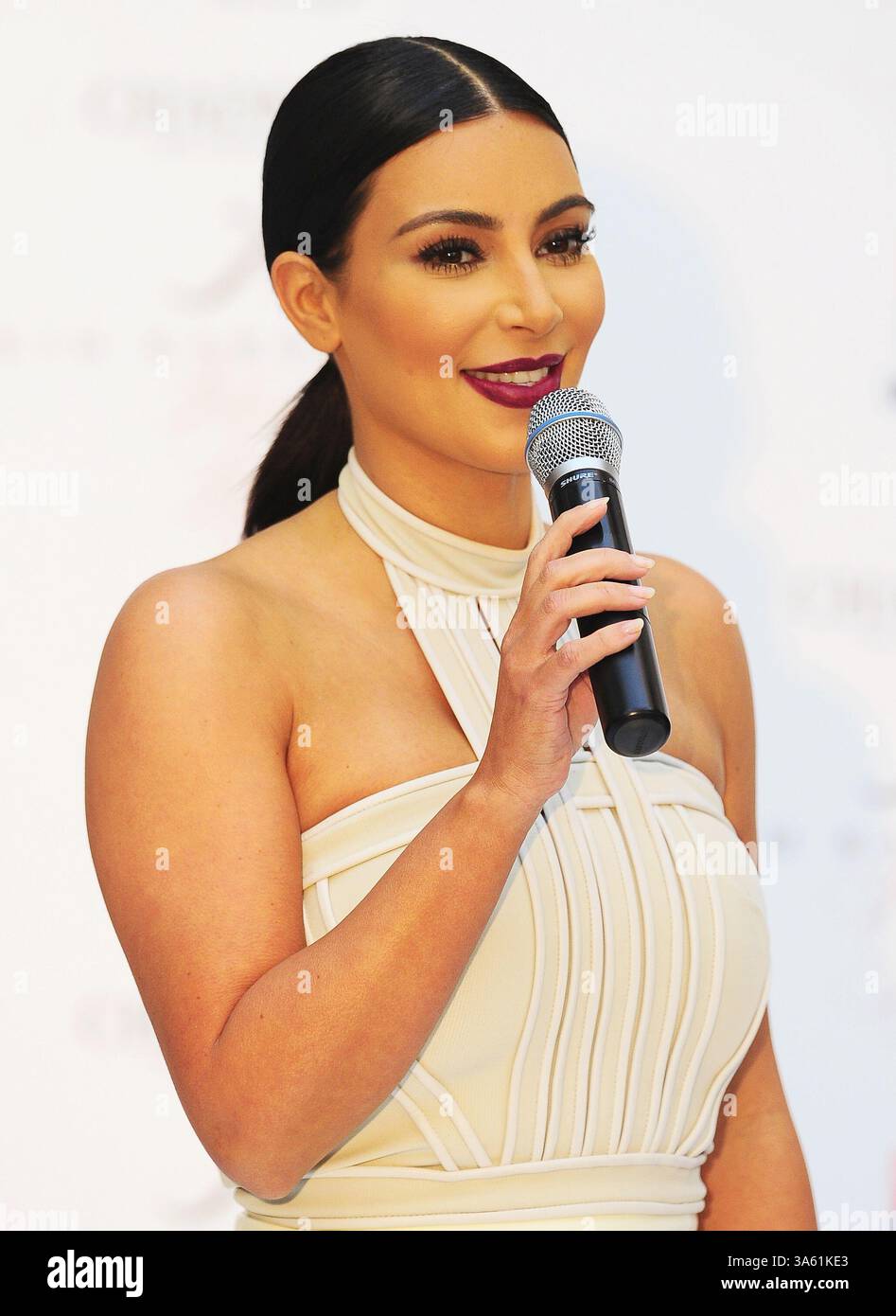 19. November 2014 – Melbourne, Victoria, Australien – Kim Kardashian bei der Markteinführung ihres neuen Parfums Fleur Fatale im Chadstone Shopping Centre in Melbourne, Australien. (Kreditbild: © Theo Karanikos/ZUMA Wire) Stockfoto