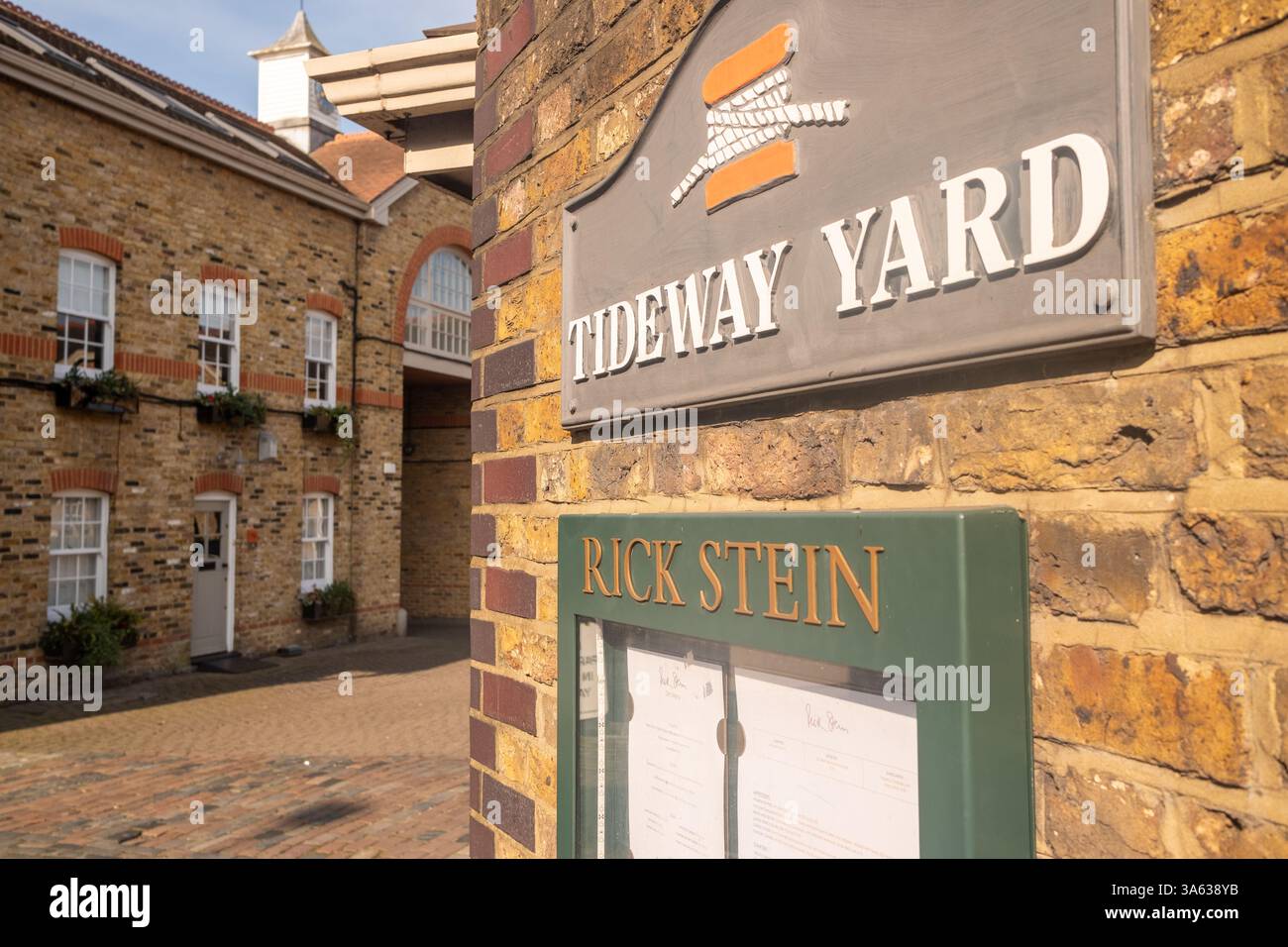 LONDON - 5. MÄRZ 2025: Rick Stein Restaurant in Barnes, gehobener Gegend von Richmond im Südwesten Londons Stockfoto