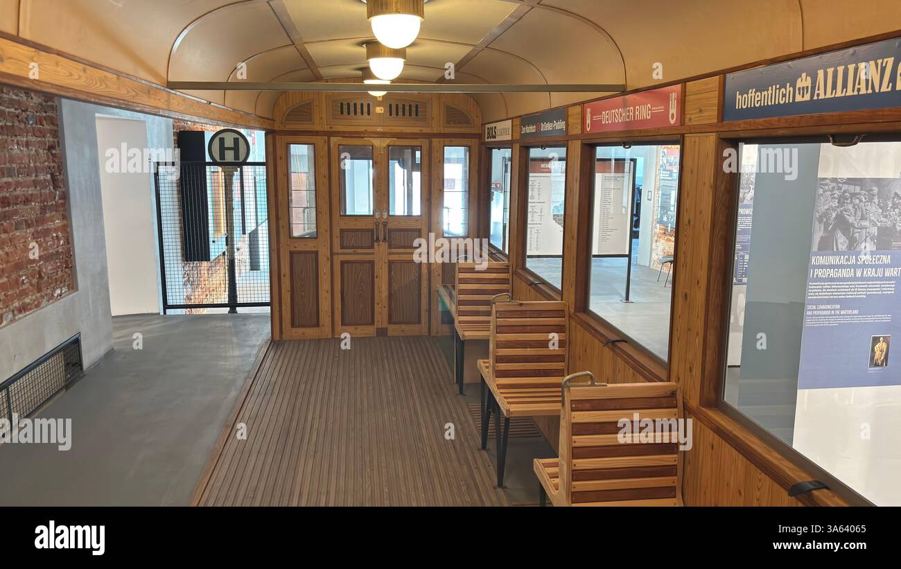 Im Radogoszcz Martyrdom Branch Museum. Stofffabrik und Foltergefängnis aus dem Zweiten Weltkrieg in Łódź, Polen. Historische Lage des 2. Weltkriegs - Smartphone-aufgenommenes Stockfoto