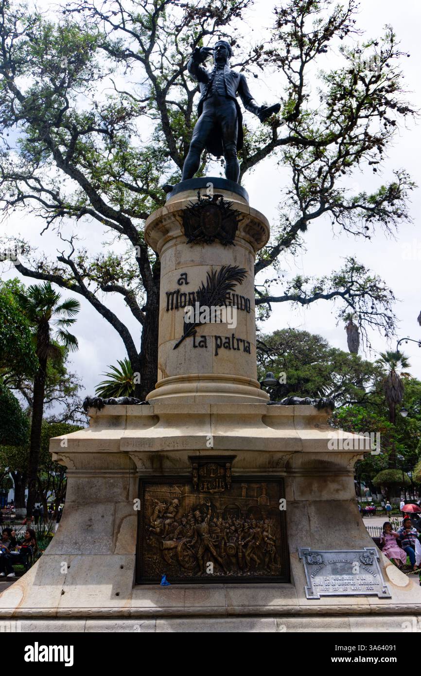 Bronzestatue von Antonio Jose de Sucre auf dem Hauptplatz von Sucre Bolivien eine Hommage an den Unabhängigkeitshelden auf einem historischen Platz voller Kulturerbe Stockfoto