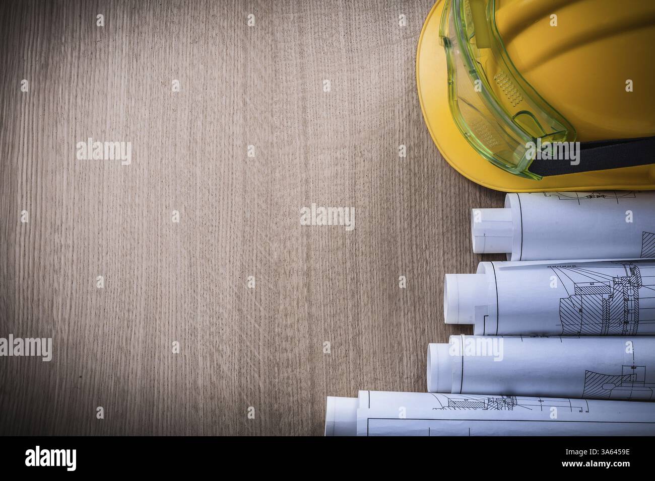 Kopierraum für Kunststoffbrillen, Baupläne und Schutzhelm Stockfoto