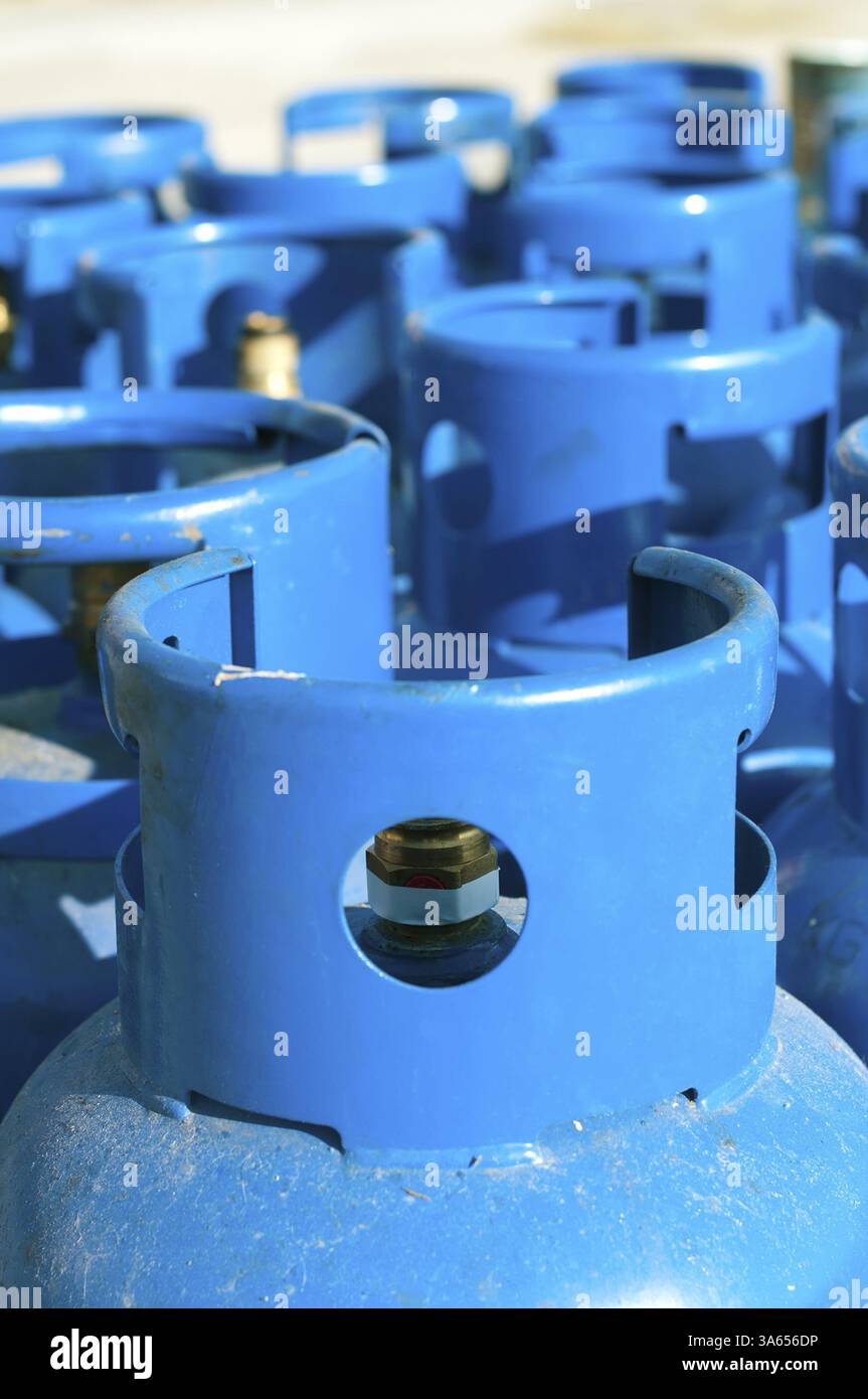 Blaue Ballone. Propan-Butan Stockfoto