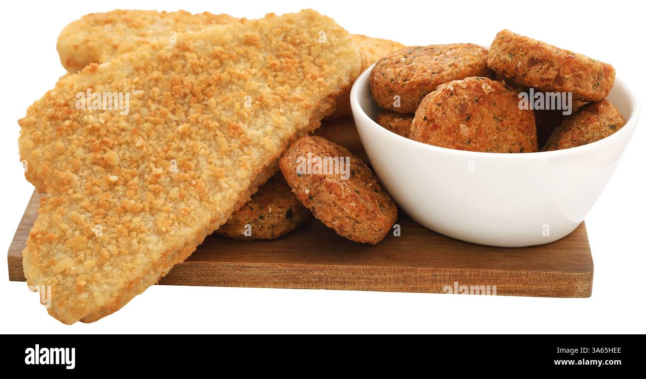 Knuspriges Fischfilet mit Gemüsefalafel-Nahaufnahme und isoliert Stockfoto