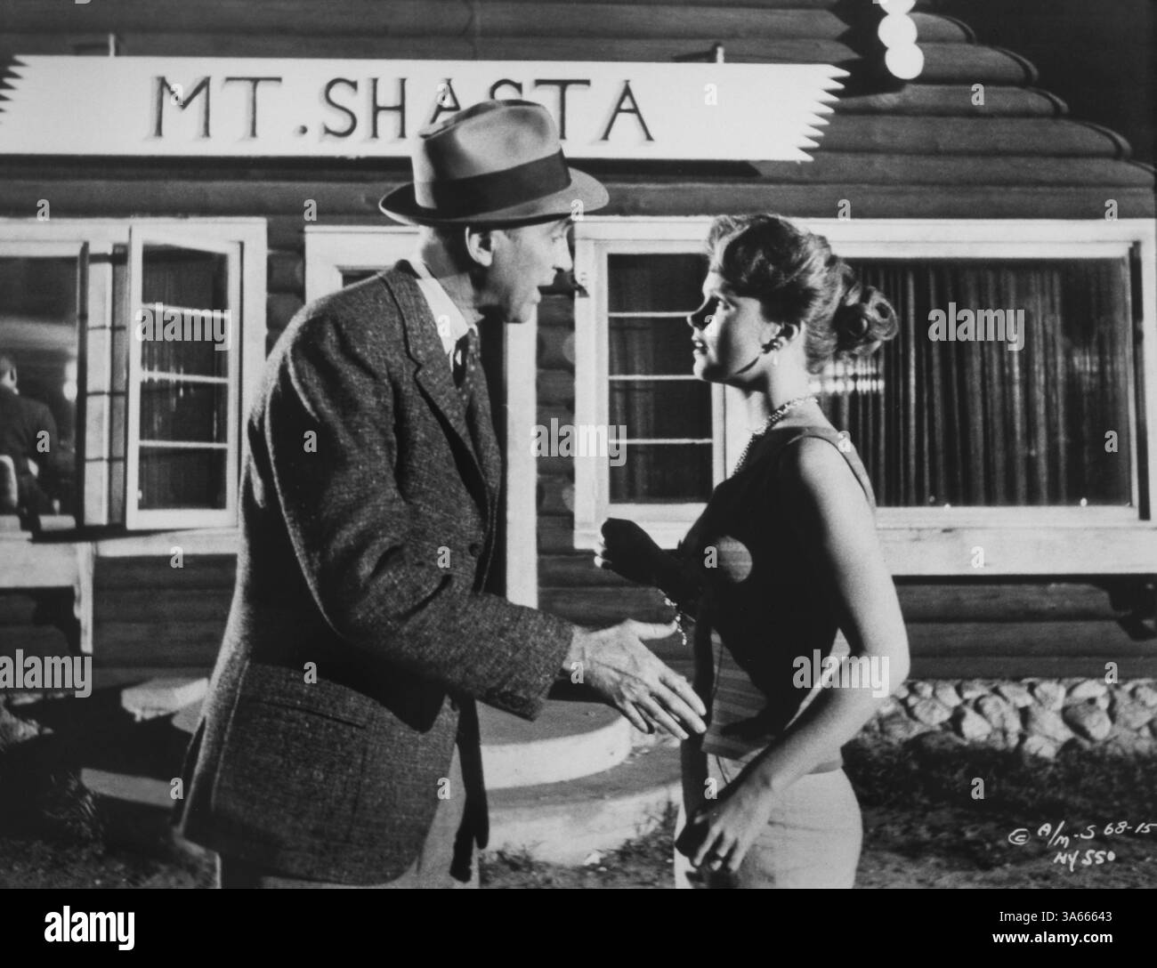 März 2014: James Stewart und Lee Remick, am Set des Films, Anatomy of a Murder, 1959 (Bild: © Glasshouse/ZUMA Wire) Stockfoto