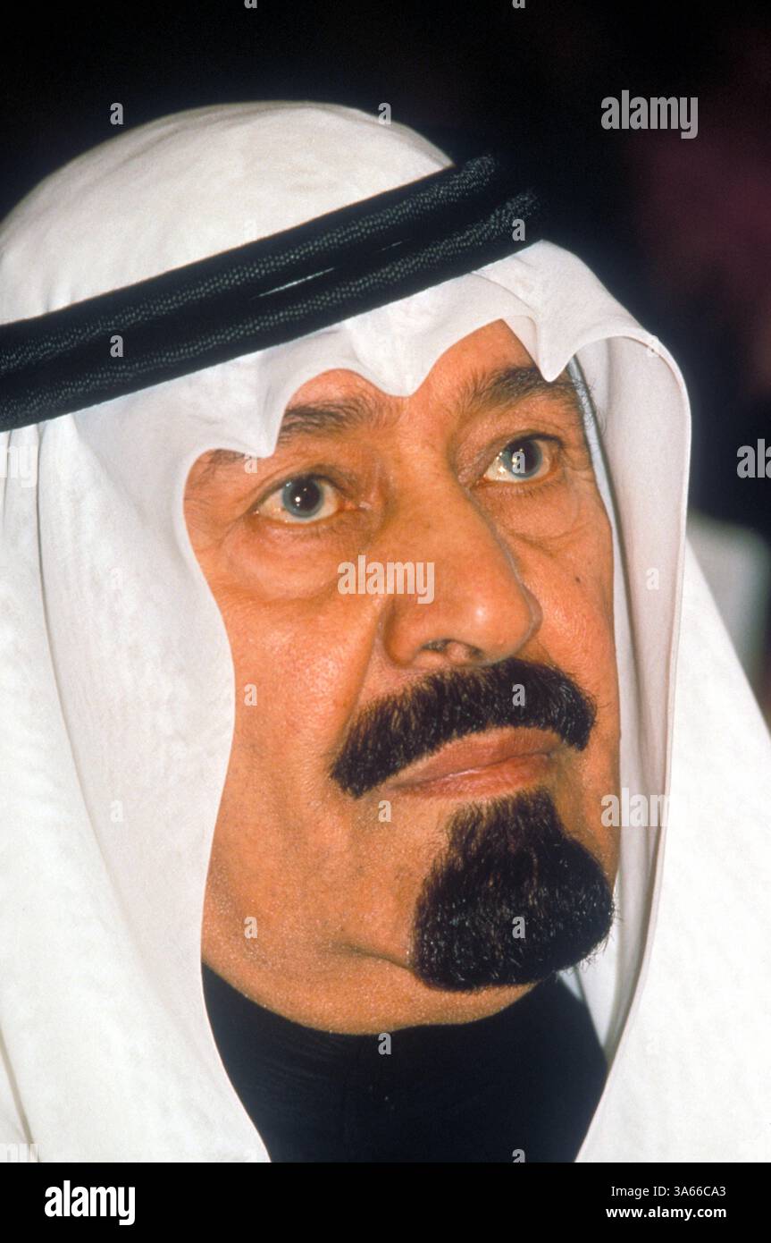 8. November 1987; Amman, JORDANIEN; Saudi-arabischer KRONPRINZ ABDULLAH bin ABDULAZIZ auf dem außerordentlichen Gipfeltreffen des Arabischen Gipfels in Amman. Stockfoto