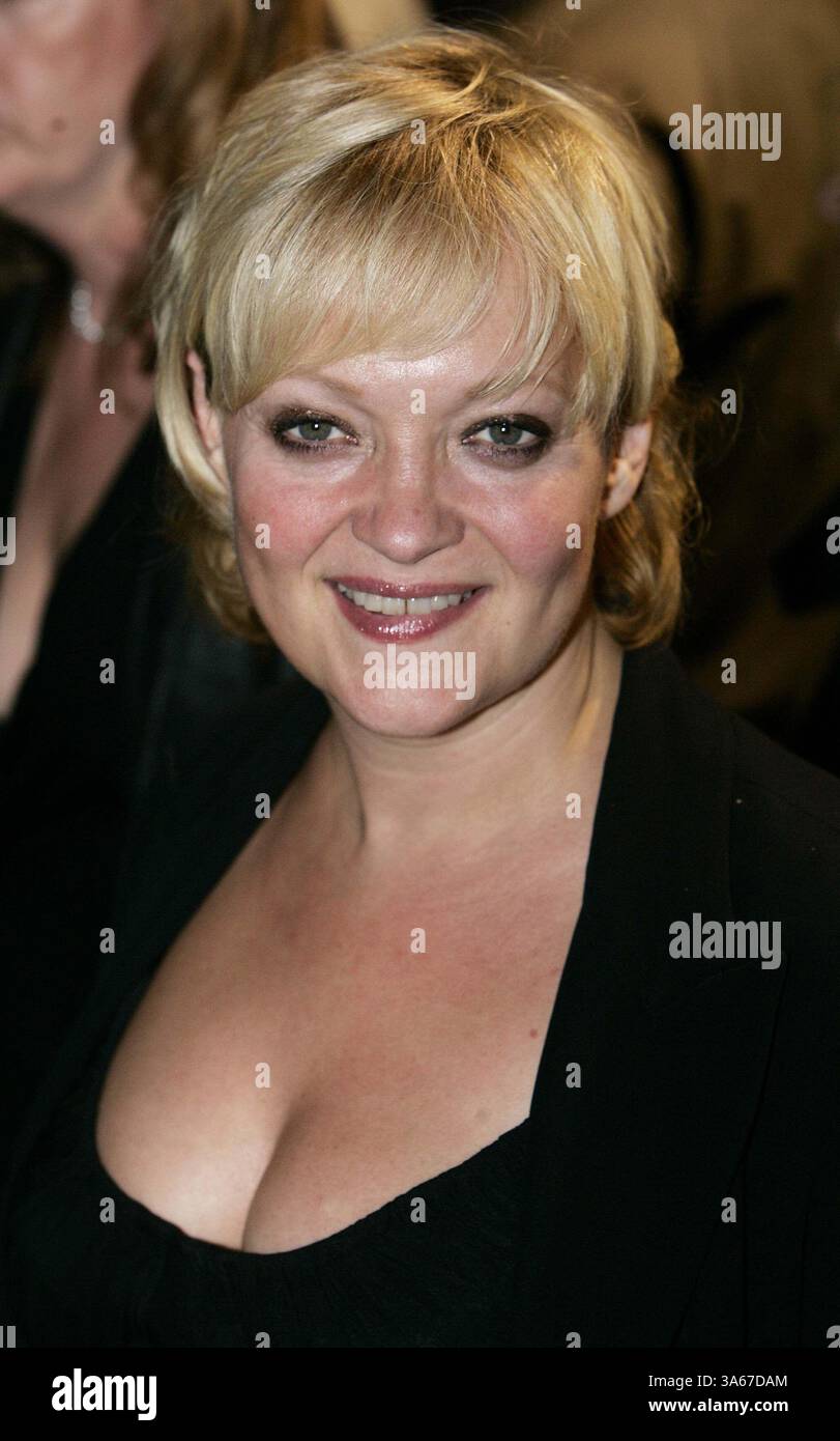 17. Oktober 2006 - Palace Theatre, LONDON, ENGLAND - MARIA FRIEDMAN. KOMMT FÜR DIE UK-PREMIERE VON "SPAMALOT", DIE NEUE WESTEN ENDE MONTY PYTHON INSPIRIERT SHOW IM PALACE THEATRE IN LONDON 17.10.2006. TIM MATTHEWS - - 2006.K50296 (Kredit-Bild: © Globe Photos/ZUMAPRESS.com) Stockfoto