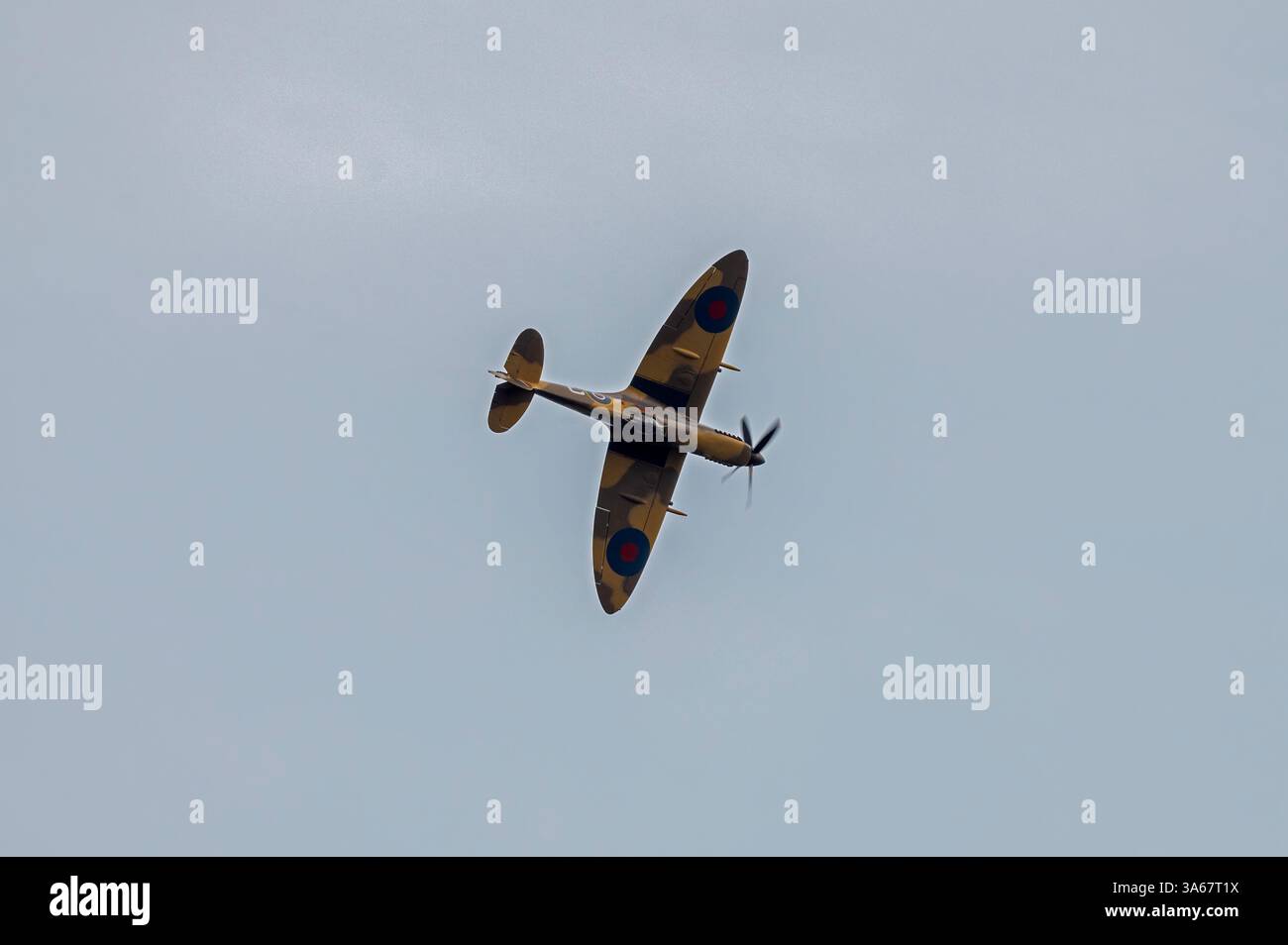 Die RAF's Battle of Britain Flight trat 2023 beim 15. Bournemouth Air Festival auf. Bournemouth, Dorset, England, Großbritannien. Stockfoto