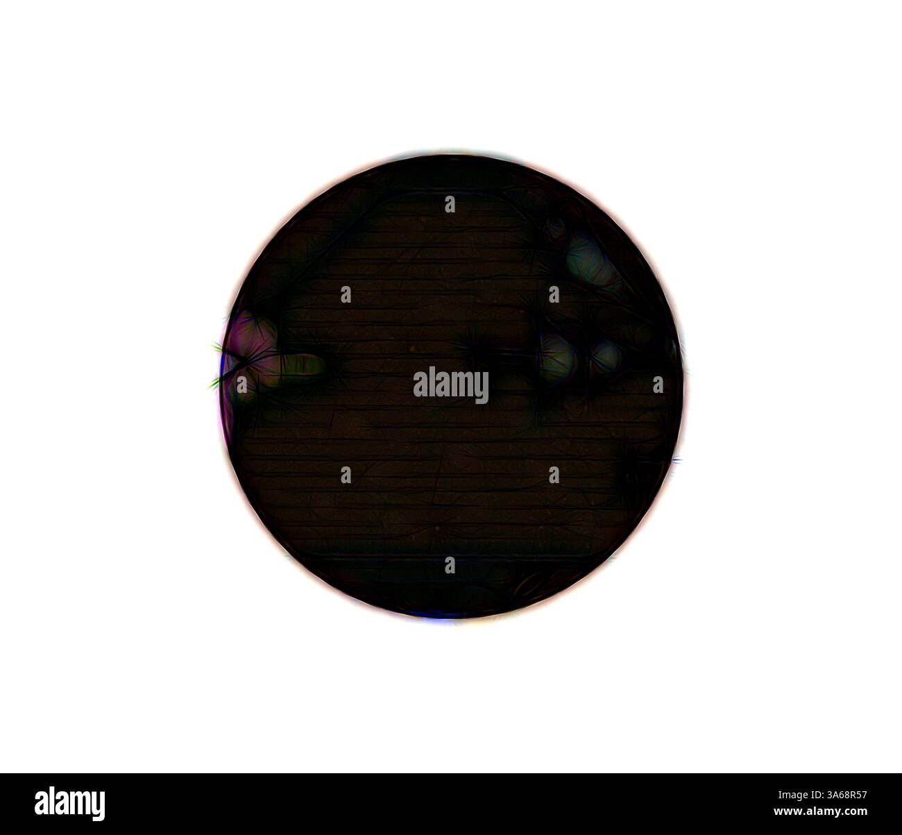 Ein abstraktes, ovalförmiges Design, umgeben von Licht, mit einer strukturierten Oberfläche, die auf Tiefe und Komplexität hinweist. Klassische Kunst mit einem modernen Touch, das von Artotop neu interpretiert wurde, verwandeltes indisches Ornament Stockfoto