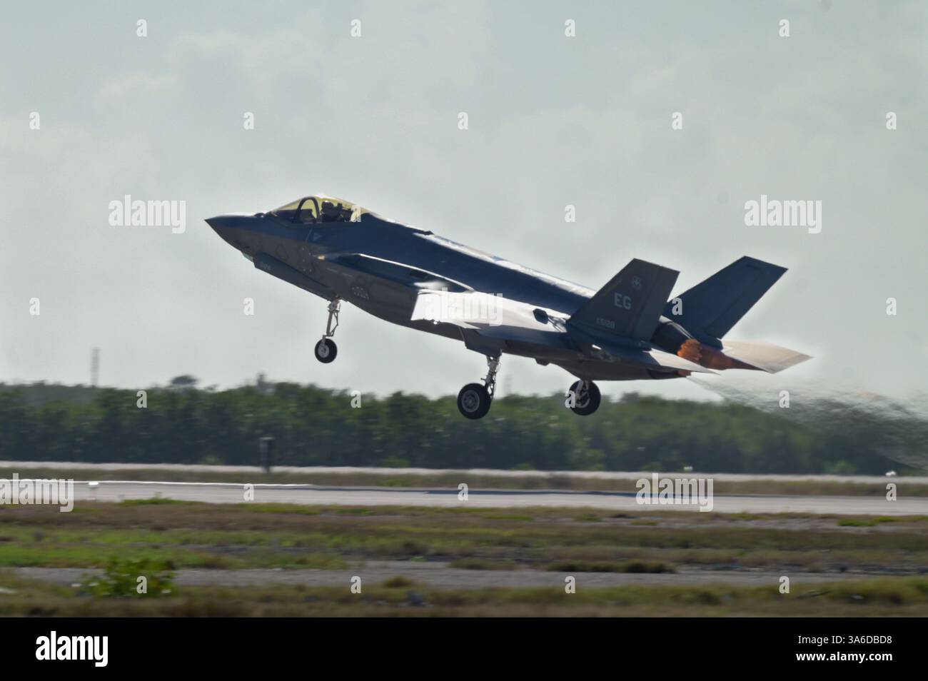 Eine F-35A Lightning II startet am 11. Februar 2024 an der Naval Air Station Key West in Florida. Die 58th Fighter Squadron reiste nach NAS K Stockfoto