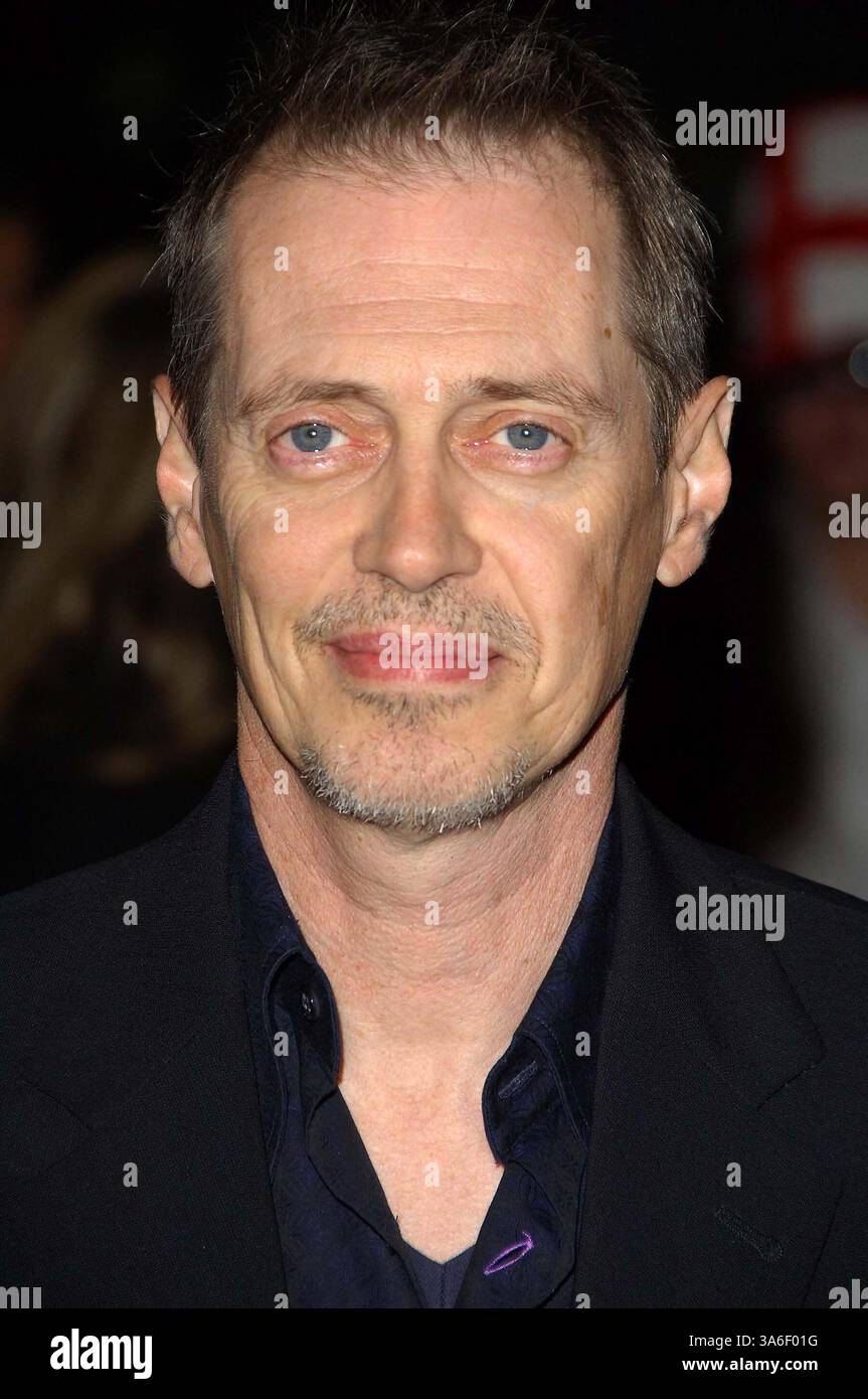 Oktober 2007 - London, Vereinigtes Königreich - 002046.K55167.'Interview' Premiere-Arrivals-The Times BFI 51. London Film Festival 2007, Odeon West End, London, Vereinigtes Königreich *** 10-18-2007. HENRY DAVENPORT- KOM- 2007. STEVE BUSCEMI(Bild: © Globe Photos/ZUMAPRESS.com) Stockfoto