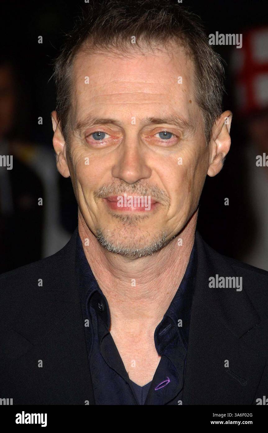 Oktober 2007 - London, Vereinigtes Königreich - 002046.K55167.'Interview' Premiere-Arrivals-The Times BFI 51. London Film Festival 2007, Odeon West End, London, Vereinigtes Königreich *** 10-18-2007. HENRY DAVENPORT- KOM- 2007. STEVE BUSCEMI(Bild: © Globe Photos/ZUMAPRESS.com) Stockfoto