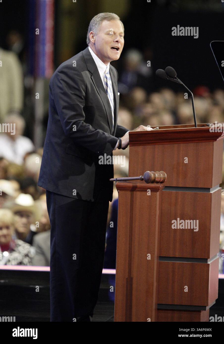 1. September 2008: Senator Richard Burr (R-NC) spricht auf der Republican National Convention im Xcel Energy Center für die Republican National Convention in St. Paul, Minnesota, Montag, 1. September 2008. (Brian Bär/Sacramento Bee/MCT) (Bild: © Brian Bär/MCT/ZUMAPRESS.com) Stockfoto