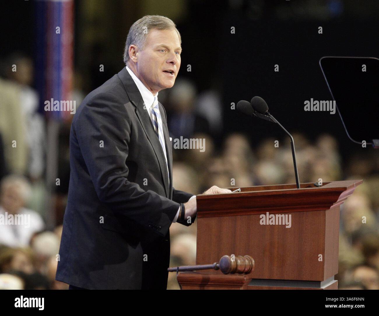1. September 2008: Senator Richard Burr (R-NC) spricht auf der Republican National Convention im Xcel Energy Center für die Republican National Convention in St. Paul, Minnesota, Montag, 1. September 2008. (Brian Bär/Sacramento Bee/MCT) (Bild: © Brian Bär/MCT/ZUMAPRESS.com) Stockfoto