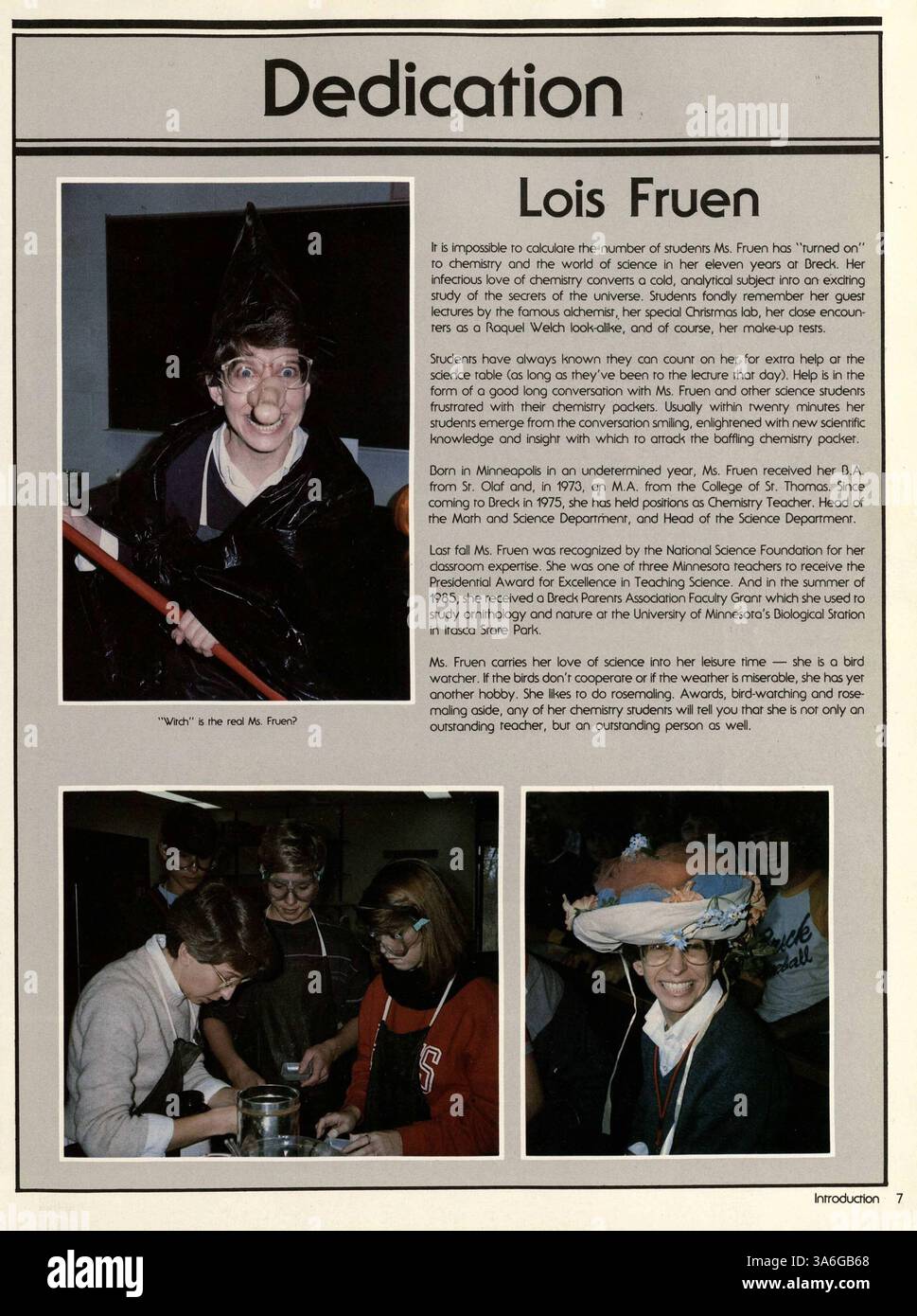 Das „Breck Mustang“ Jahrbuch 1986 ist ein Archiv der Schüler, Lehrer, Vereine, Leichtathletik und Schlüsselveranstaltungen des Schuljahres 1985-1986. Sie ist in der Hennepin County Library für zukünftige Generationen erhalten. Stockfoto