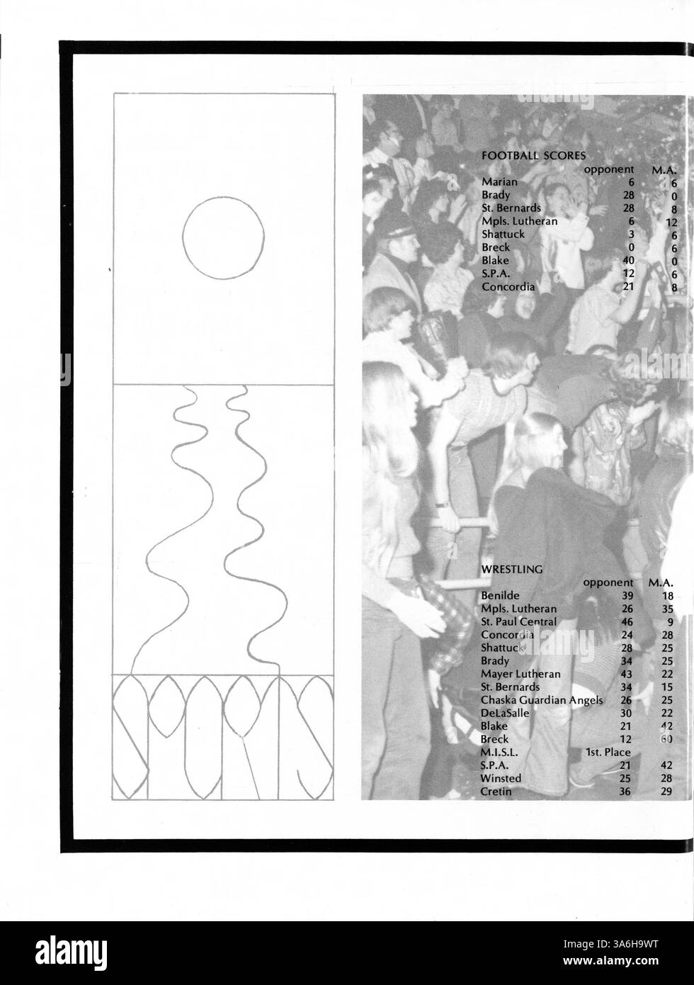 Das Jahresbuch 1973 Antler der Minnehaha Academy fasst die akademischen, athletischen und außerschulischen Höhepunkte des Schuljahres zusammen und konzentriert sich dabei auf die Leistungen der Schüler. Stockfoto