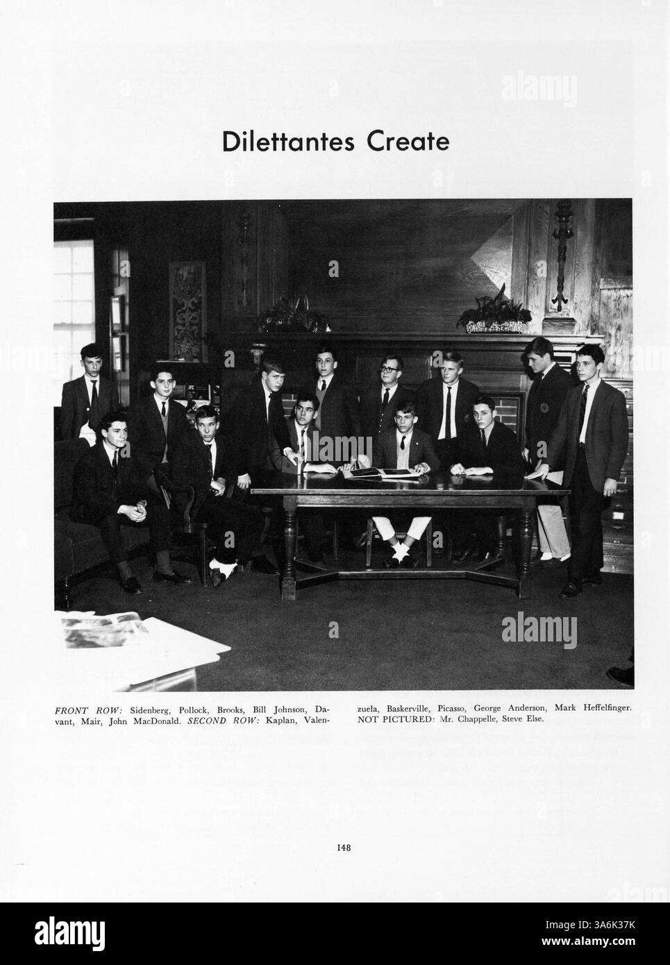 Das Blake Yearbook 1964 dokumentiert das akademische Jahr 1963-1964 an der Blake School mit detaillierten Abschnitten zu Schüleraktivitäten, Lehrerbeiträgen, sportlichen Highlights und wichtigen Schulveranstaltungen. Stockfoto