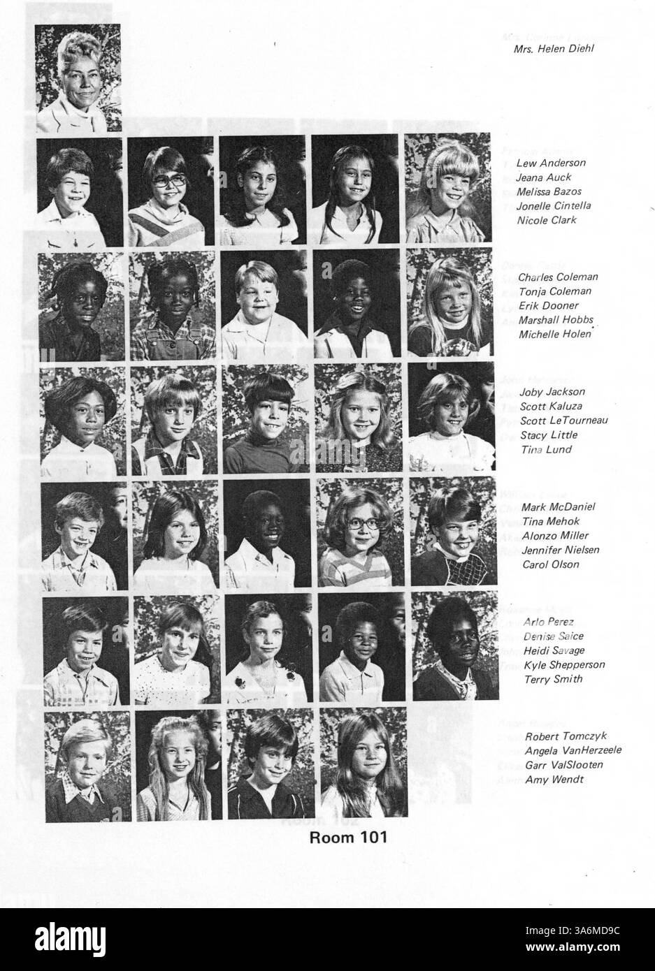 Das Putnam Elementary Yearbook 1981 erfasst die Schüler, Lehrer und Schulaktivitäten des akademischen Jahres 1980-1981 und dokumentiert Ereignisse, Erinnerungen und akademische Errungenschaften. Stockfoto