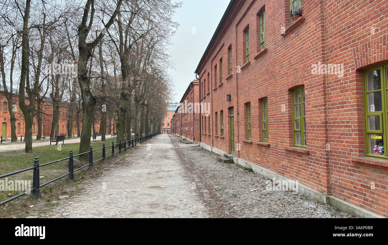 Klassisches modernes Gebäude in Lodz, Polen. Łódź - Smartphone-aufgenommenes Stockfoto