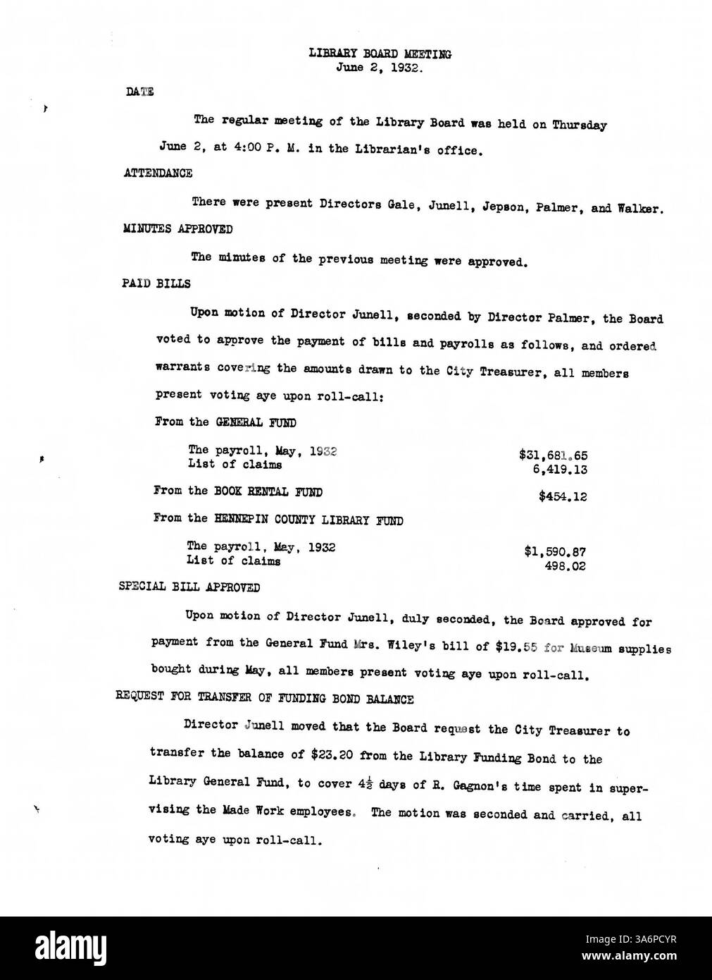 Die Sitzungsprotokolle des Minneapolis Public Library Board 1932 zeigen strategische Entscheidungen in Bezug auf Bibliotheksbetrieb, Gemeindedienste und Finanzplanung während der Großen Depression. Stockfoto